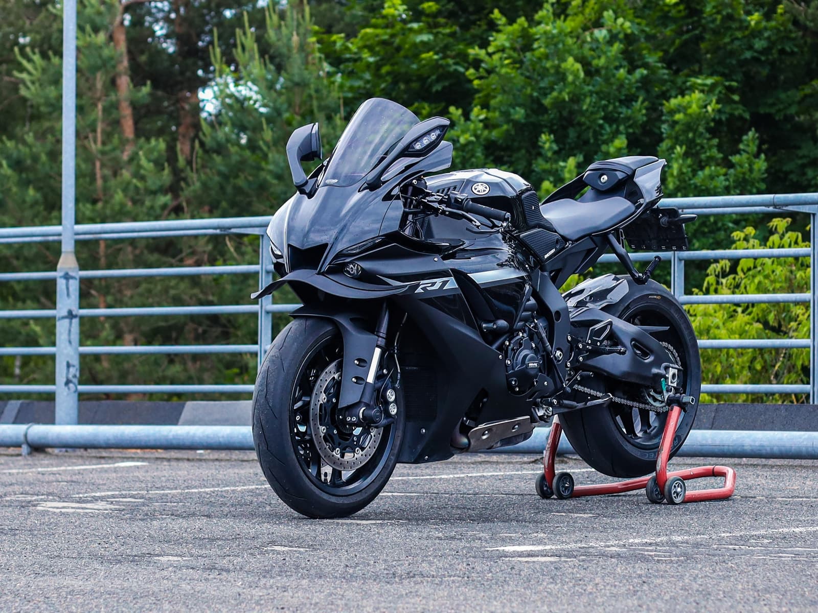 Yamaha R1 sportbike, a platform RBM Works makes carbon fiber parts for